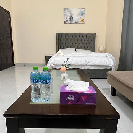 Cozy Private Studio Apartment Near Airport 아부다비 외부 사진