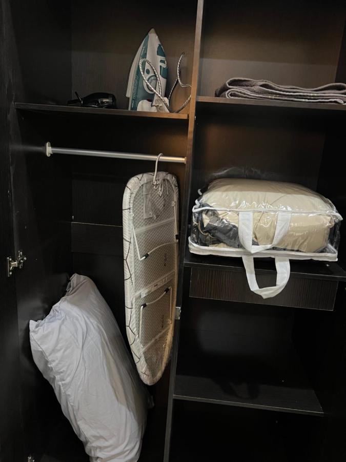 Cozy Private Studio Apartment Near Airport 아부다비 외부 사진