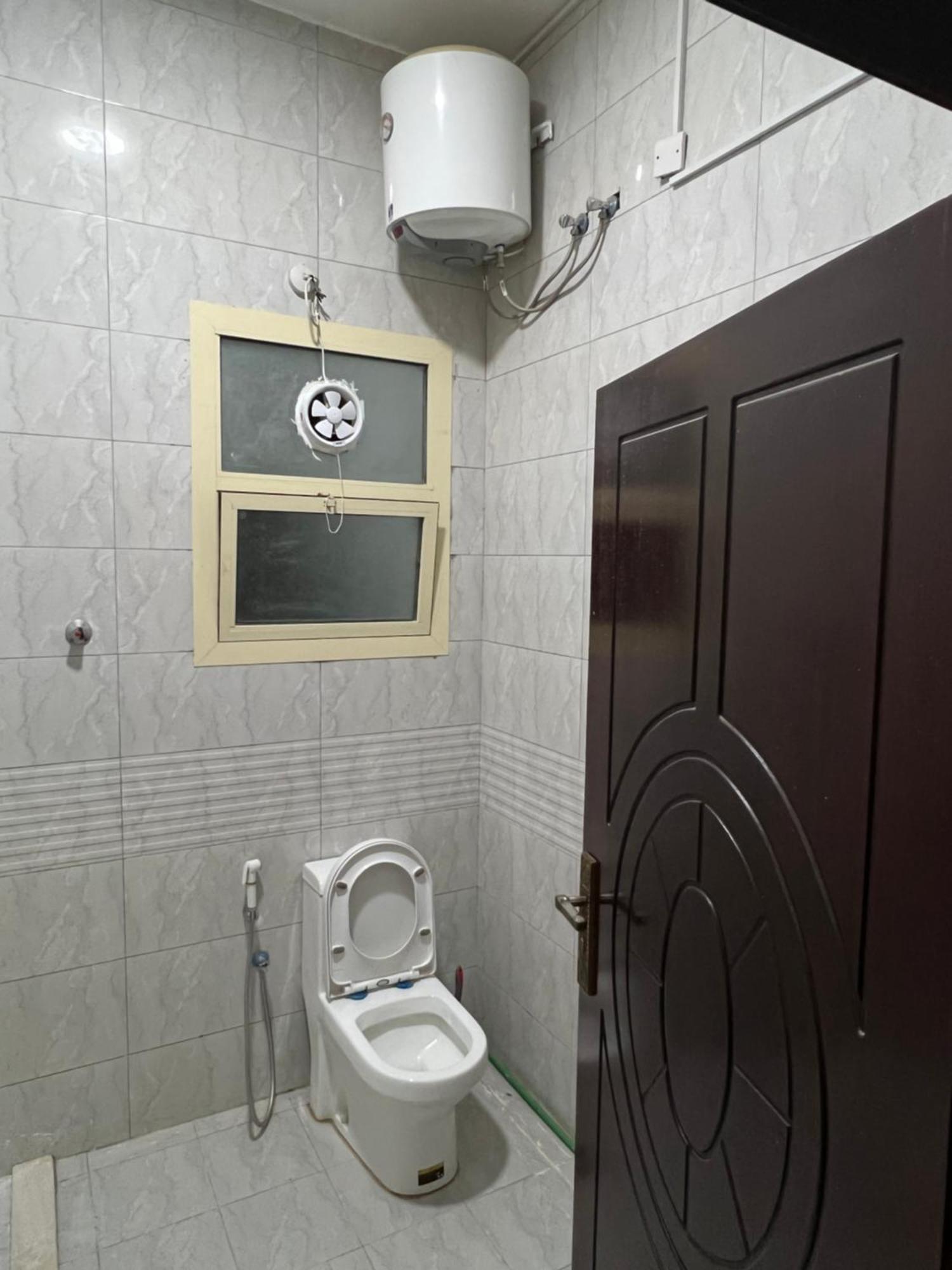 Cozy Private Studio Apartment Near Airport 아부다비 외부 사진